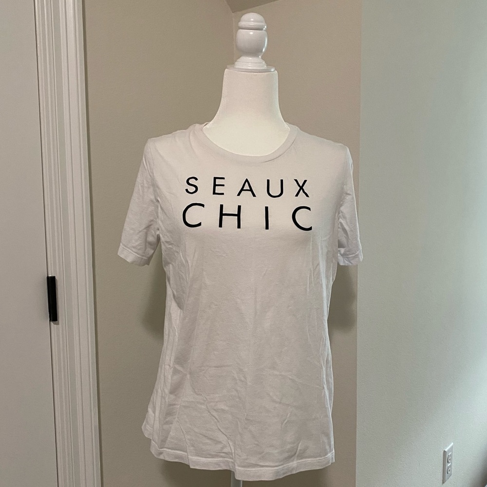 New Orleans 'Seaux Chic’ Graphic Tee - Picture 2 of 4
